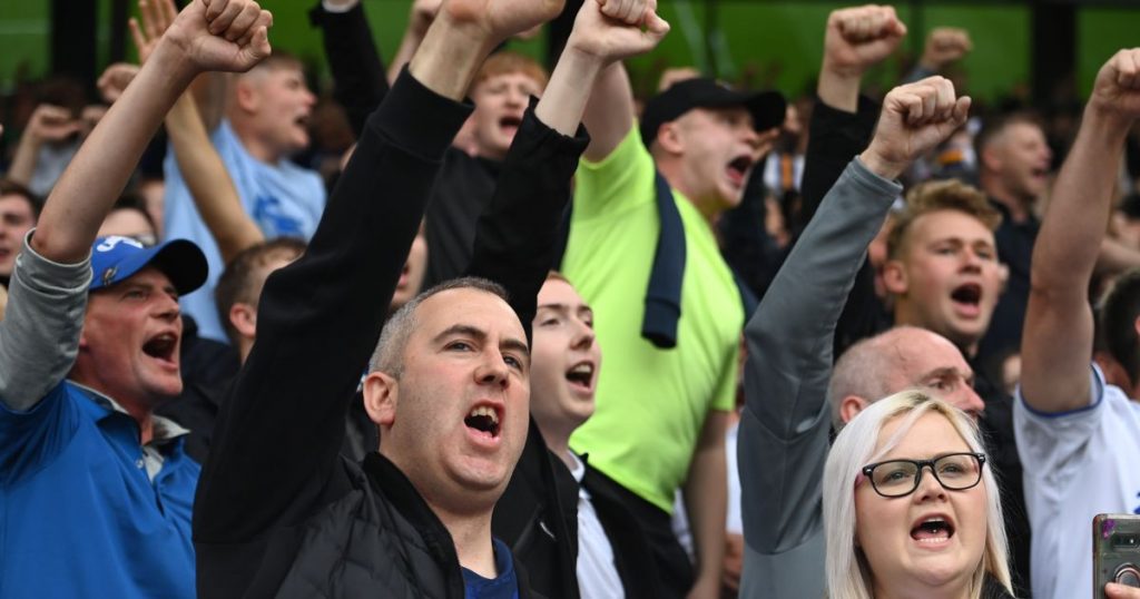 0_Leeds-fans.jpg