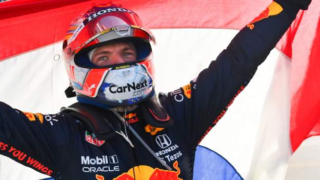 120403790_verstappen.jpg