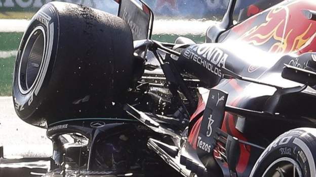 120500508_lewishamiltoncrash.jpg