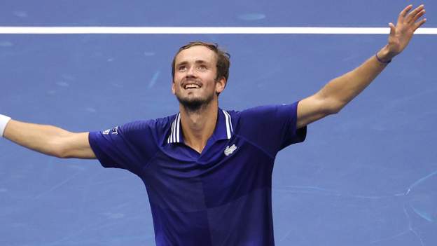 120526991_medvedev.jpg
