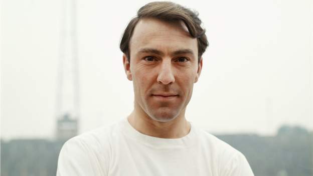 120618490_greaves.jpg