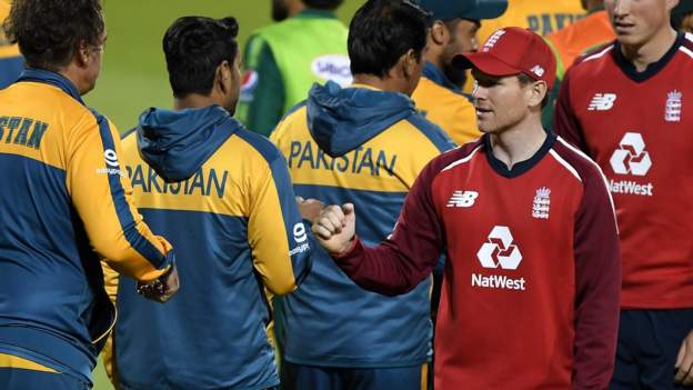 120632792_englandandpakistan.jpg