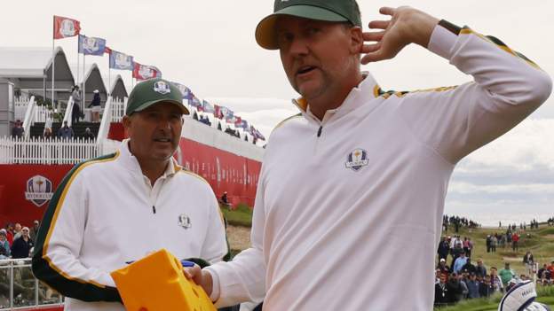 120658327_poulter.jpg