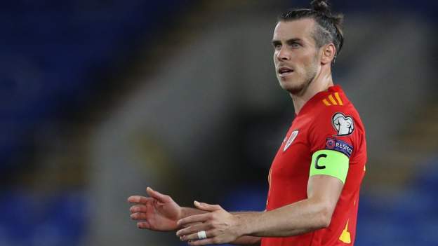 120716330_gettyimages-bale2.jpg