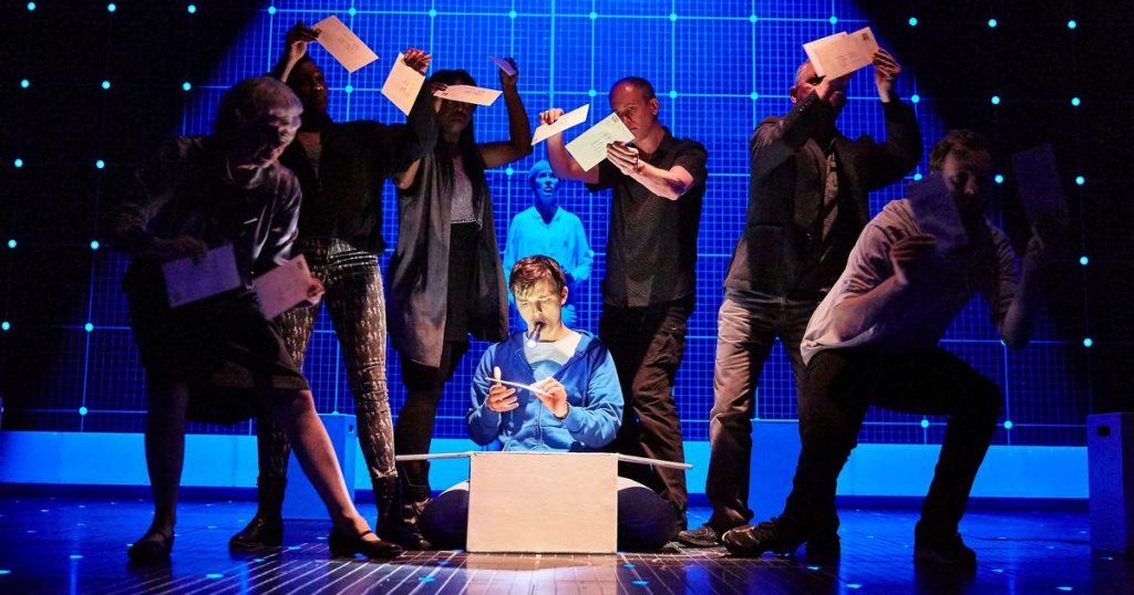 1_3-The-Curious-Incident-of-the-Dog-in-the-Night-Time-Photo-credit-Brinkhoff-Mgenberg.jpg
