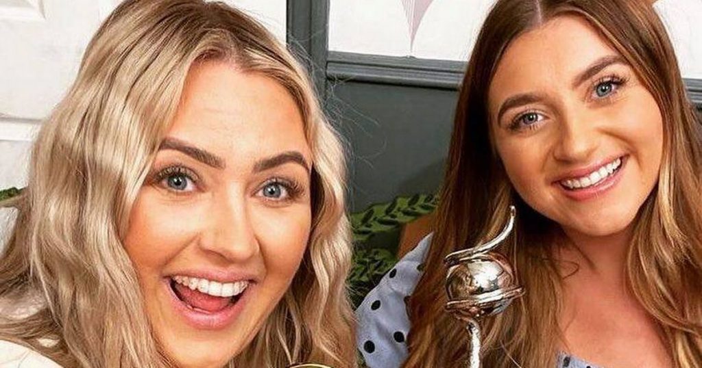 1_Izzi-and-Ellie-Gogglebox.jpg