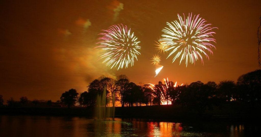 2_roundhayfireworkscredittoandrewramsay-407752.jpg