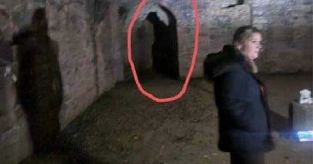 0_Paranormal-activity-at-Spofforth-Castle.jpg