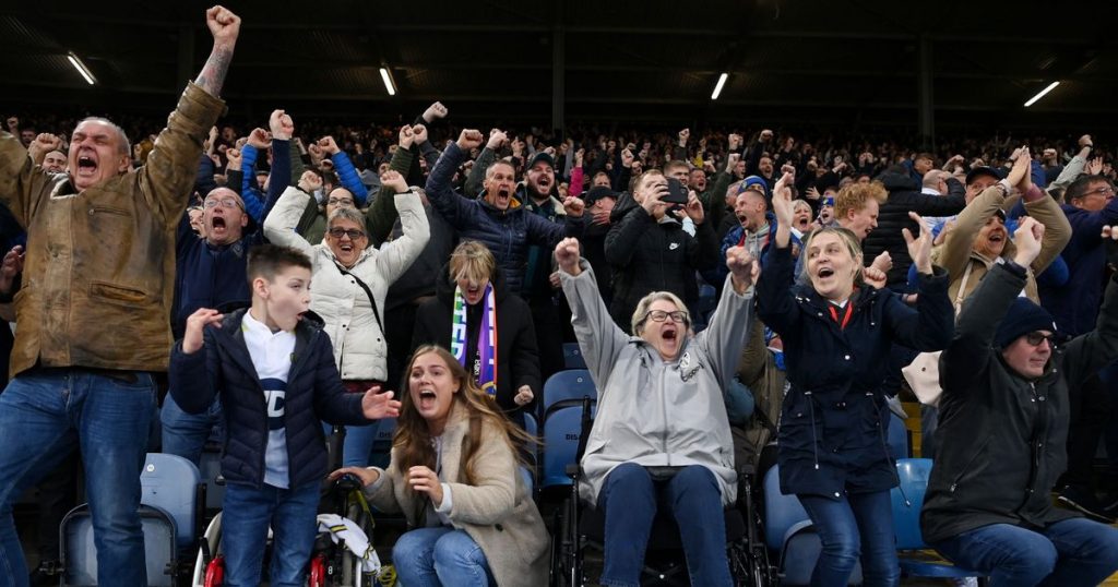 0_leeds-fans.jpg