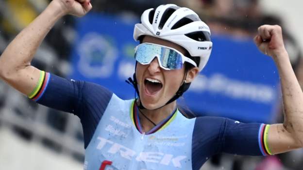 120794446_lizziedeignan.jpg