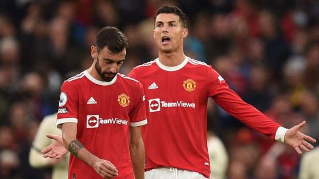121219509_brunofernandesandcristianoronaldo.jpg