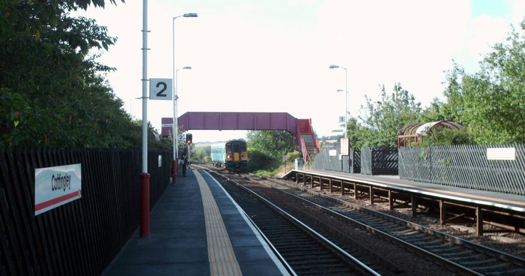 2_Cottingley_station_p2.jpg