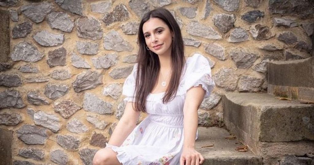 4_Emmerdales-Paige-Sandhu-looks-completely-different-to-character-Meena-in-elegant-Instagram-snap.jpg