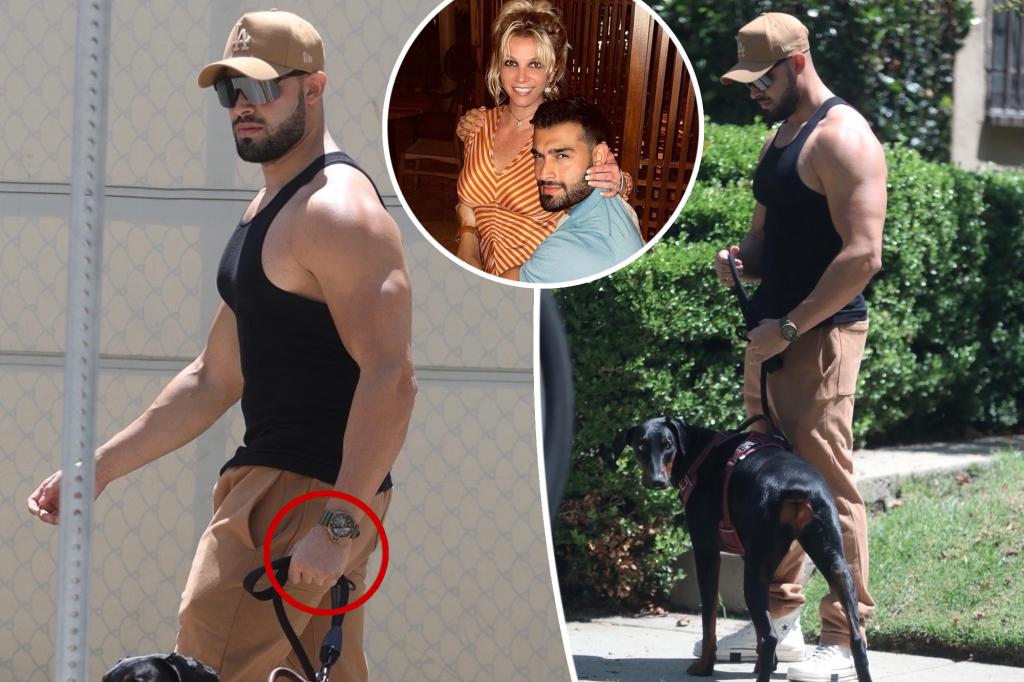 Sam-Asghari-ditches-wedding-ring-in-first-photos-since-Britney-Spears-split.jpg