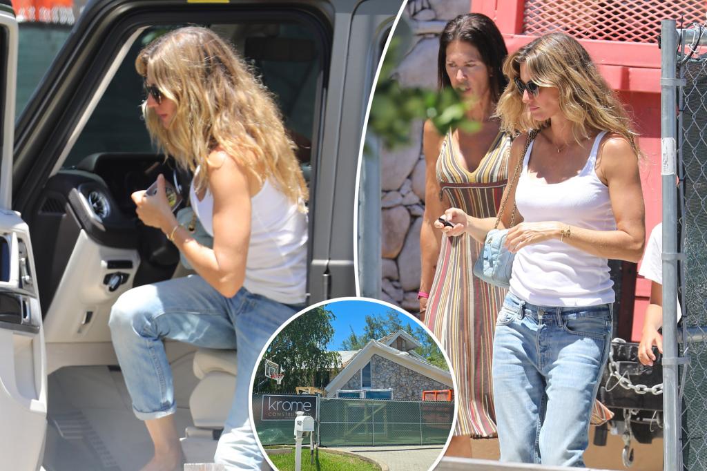 gisele-checks-out-house-construction-miami.jpg