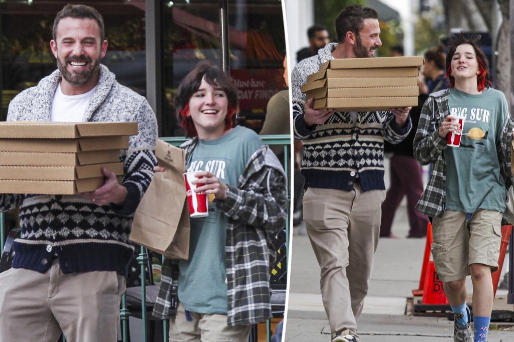 Ben-Affleck-and-14-year-old-Seraphina-go-book-shopping-pick-up-several-pizzas-in-post-Thanksgiving-outing.jpg